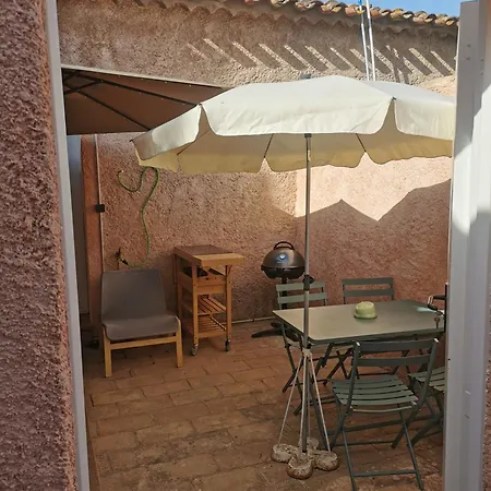 Le Patio De Maria * لا سين سور مير