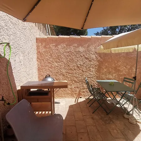 Le Patio De Maria * لا سين سور مير
